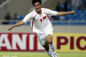 Công Vinh quê Nghệ An giờ ra sao sau 17 năm  giành cup AFF Cup?