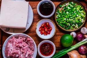 Cách làm đậu hũ sốt cay Tứ Xuyên, thơm ngon đậm vị