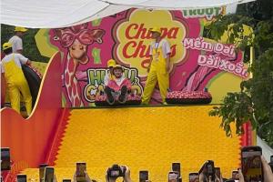 Forever Fun – Mãi Vui mang tên Chupa Chups Hươu Cao Cổ – Giraffe chiếm trọn trái tim các bé ngày tết thiếu nhi