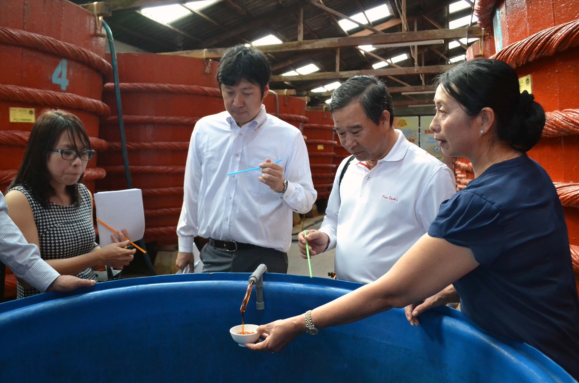 Tiêu thụ nước mắm Phú quốc gặp khó khăn nhất trong 20 năm nay