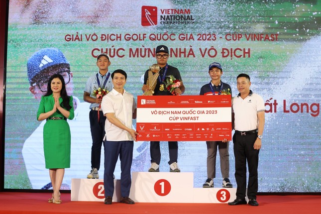 Nhất Long và Chúc An vô địch giải Golf quốc gia 2023 – Cúp Vinfast