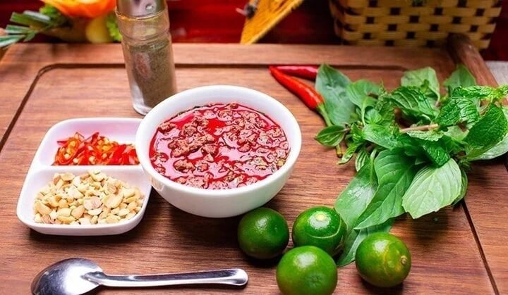 Tử vong sau khi ăn tiết canh lợn mua ở chợ