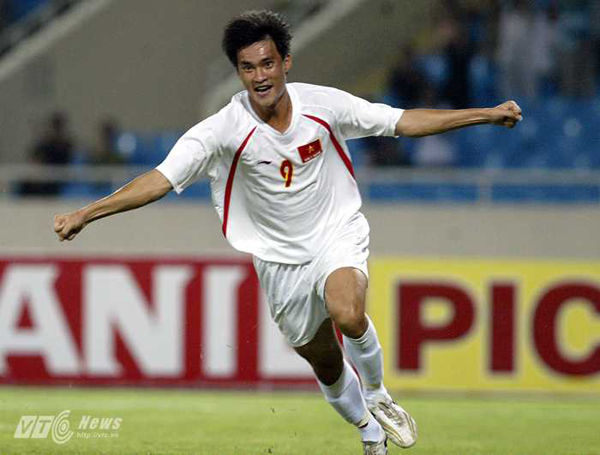 Công Vinh quê Nghệ An giờ ra sao sau 17 năm  giành cup AFF Cup?