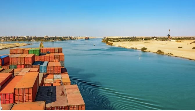 Doanh thu của Ai Cập từ kênh đào Suez giảm mạnh vào năm 2024