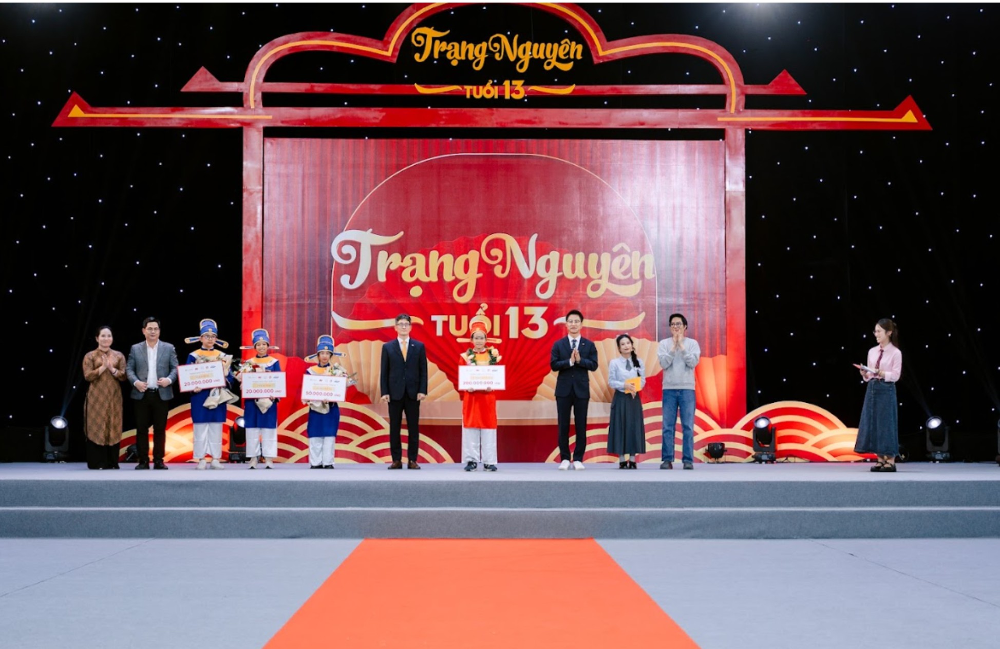 Bảng vàng rạng danh gọi tên những sĩ tử xuất sắc nhất